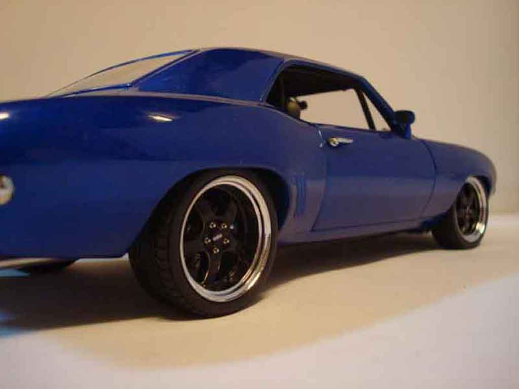 Chevrolet Camaro Z28 street version 1/18 GMP