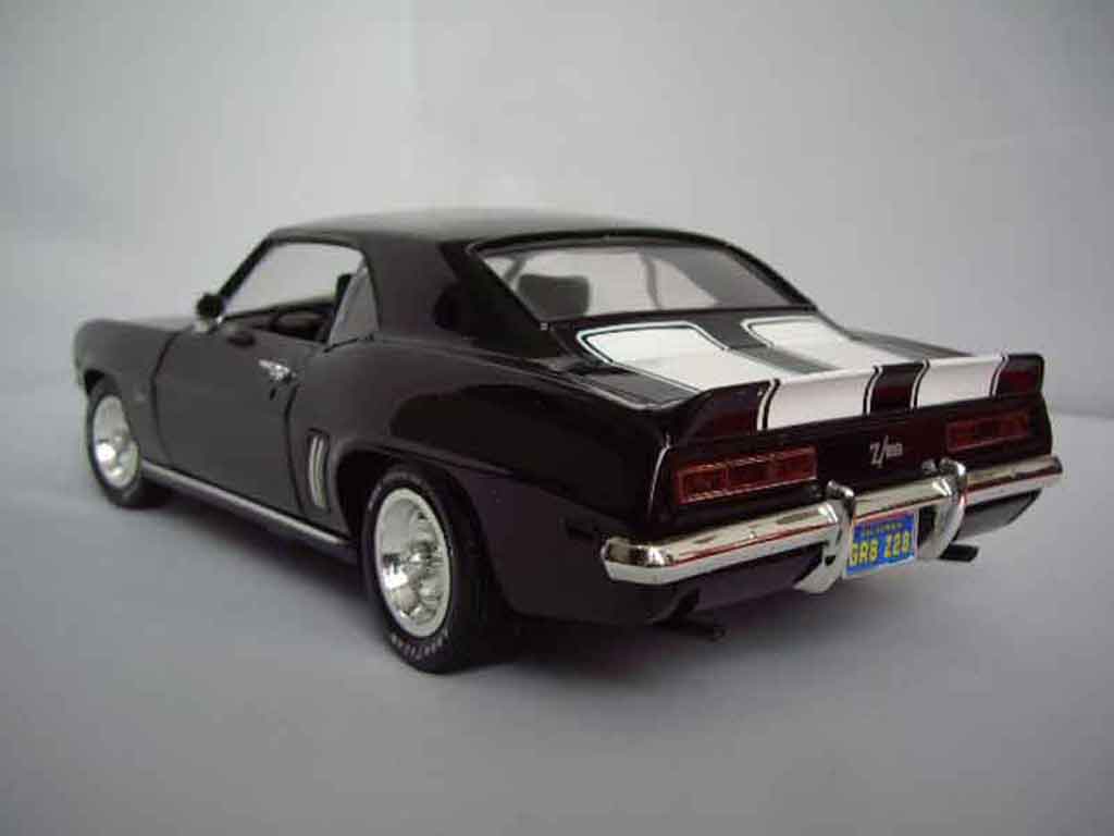 Chevrolet Camaro Z28 black bandes whites 1969 1/18 Ertl
