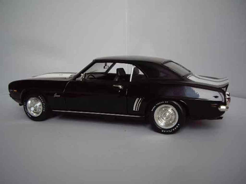 Chevrolet Camaro Z28 black bandes whites 1969 1/18 Ertl