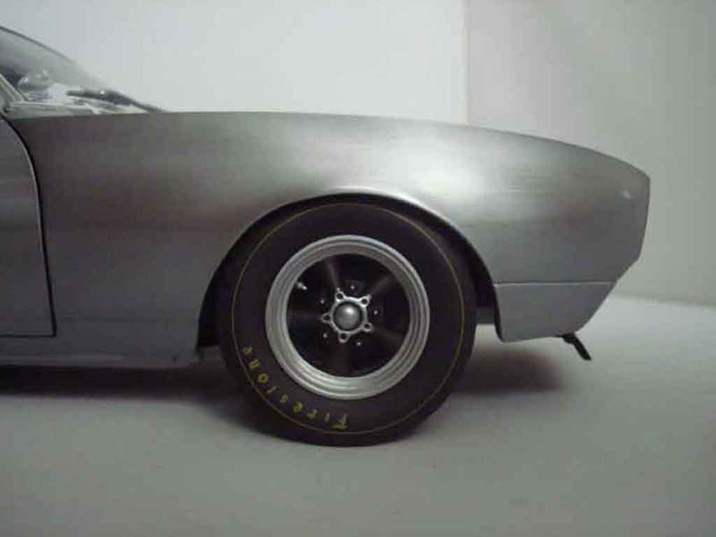 Chevrolet Camaro Z28 brushed aluminum grey 1967 1/18 GMP