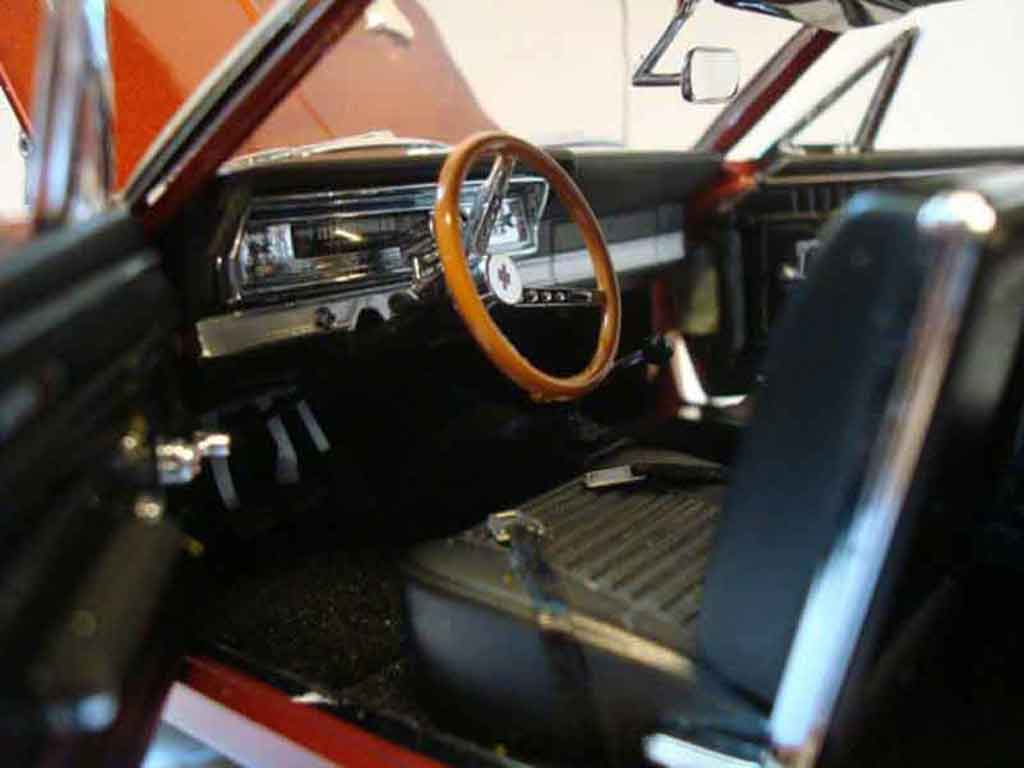 Ford Fairlane Berline 390 c.i. 4 speed street ember glow 1/18 GMP