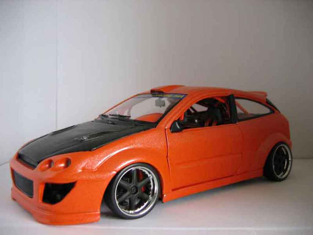 Ford Focus RS 1/18 Hot Wheels RS tuning diecast model cars