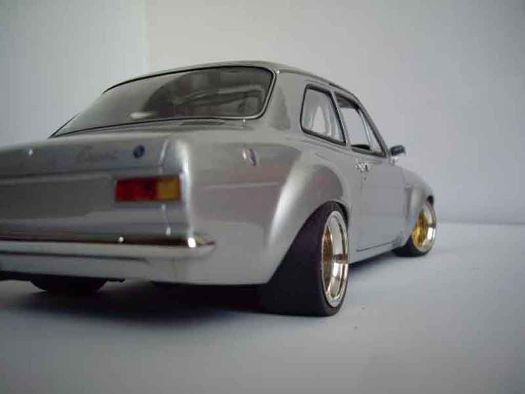 Ford RS 1600 Rally grey jantes nid dabeilles 1/18 Minichamps