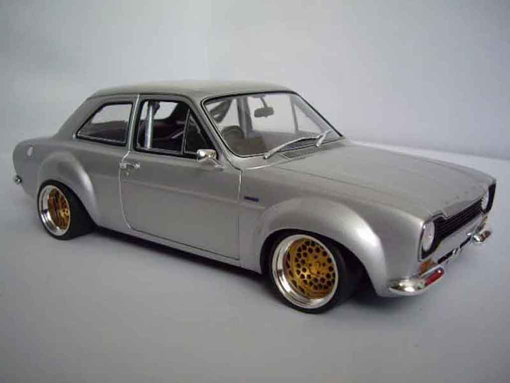 Ford RS 1600 Rally grey jantes nid dabeilles 1/18 Minichamps