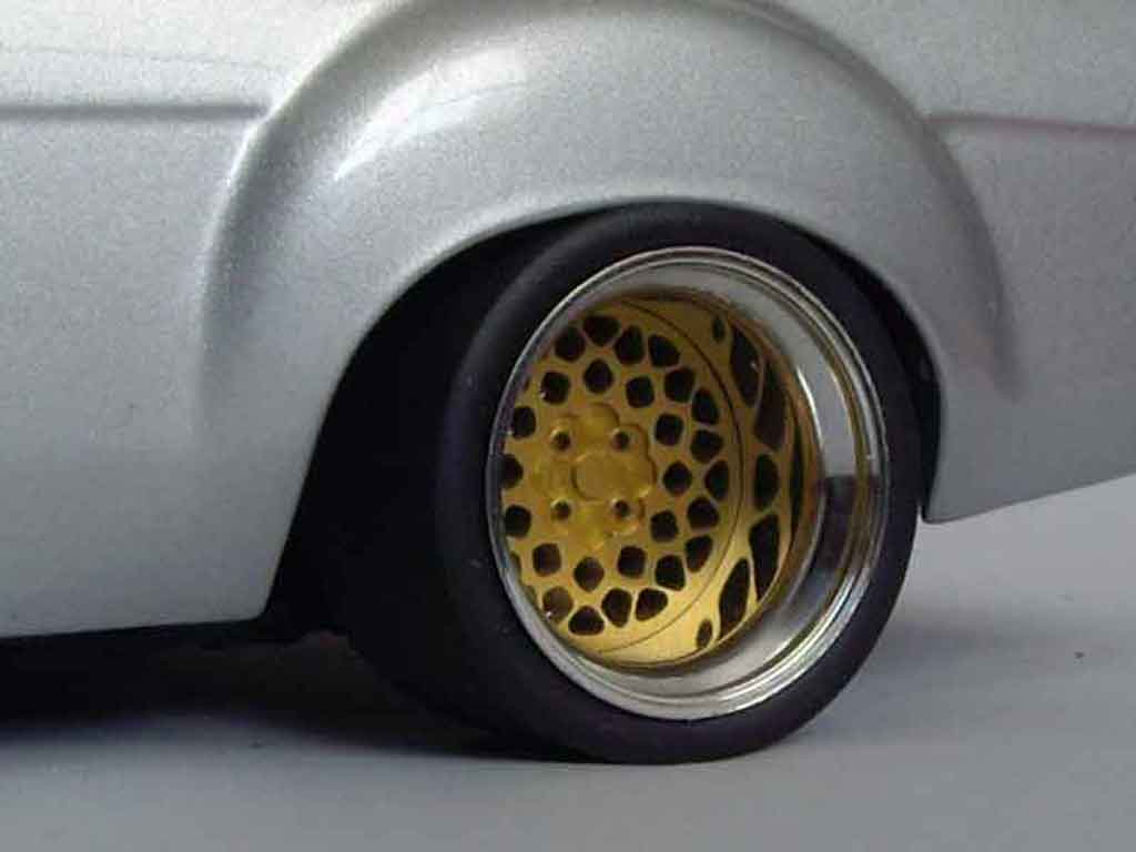 Ford RS 1600 Rally grey jantes nid dabeilles 1/18 Minichamps