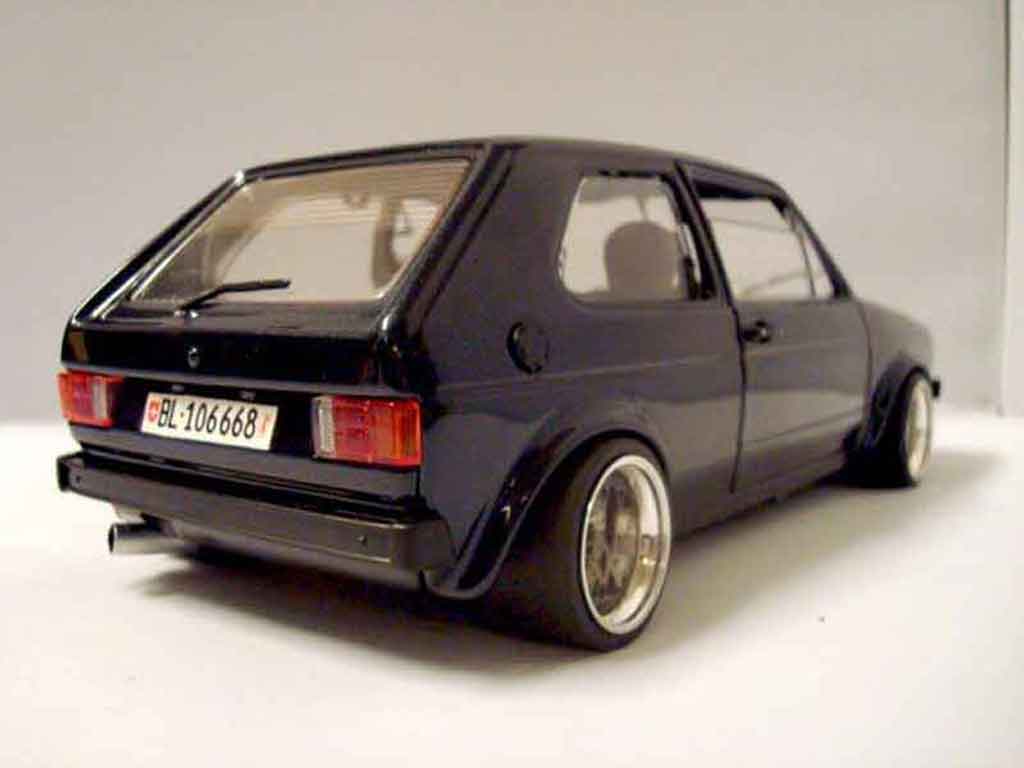 Volkswagen Golf GTI German Look pneux flancs tendus 1/18 Solido