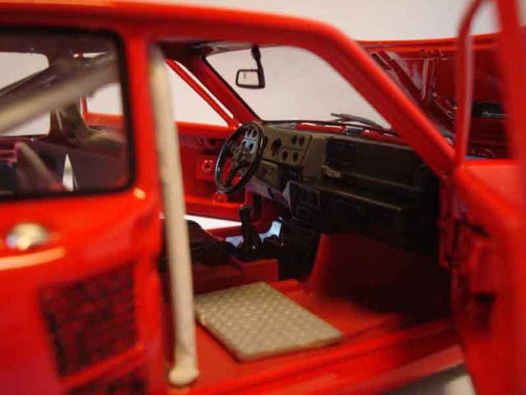 Renault 5 Turbo 2 red rallye 1/18 Universal Hobbies