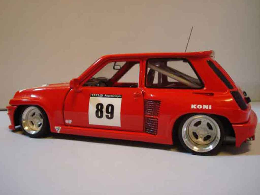 Renault 5 Turbo 2 red rallye 1/18 Universal Hobbies