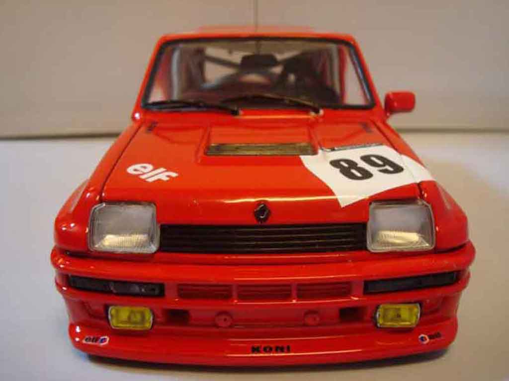 Renault 5 Turbo 2 red rallye 1/18 Universal Hobbies