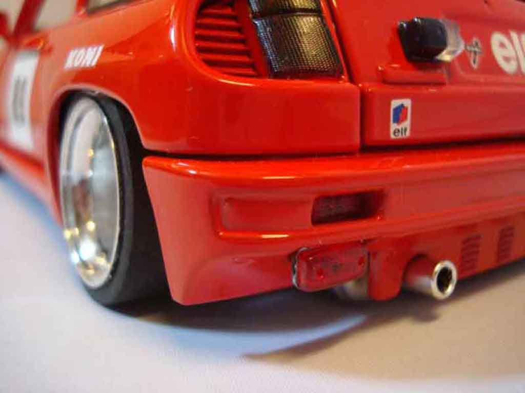 Renault 5 Turbo 2 red rallye 1/18 Universal Hobbies