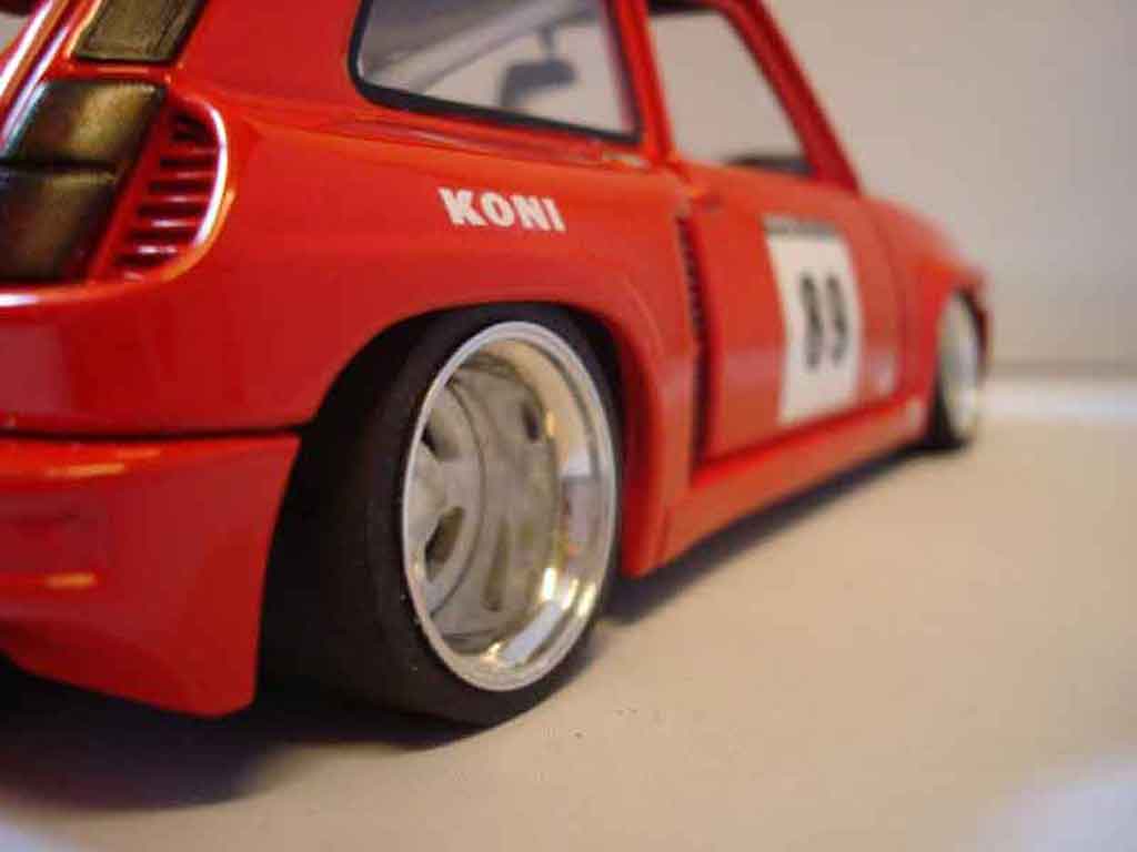 Renault 5 Turbo 2 red rallye 1/18 Universal Hobbies