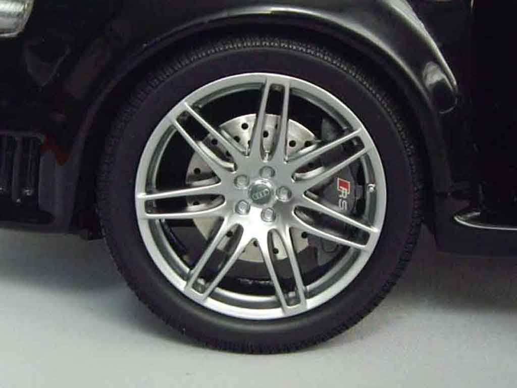 Audi RS4 berline black 1/18 Minichamps