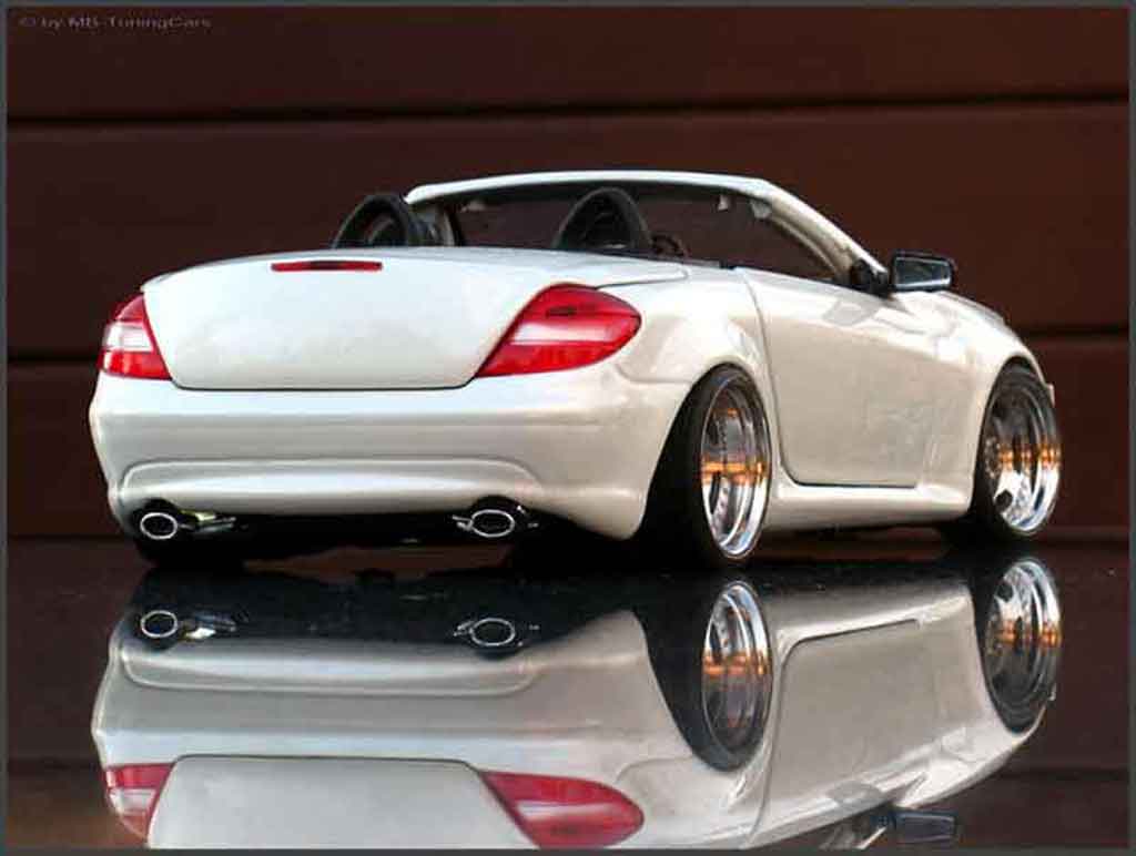 Mercedes Classe SLK Base 350 1/18 Maisto