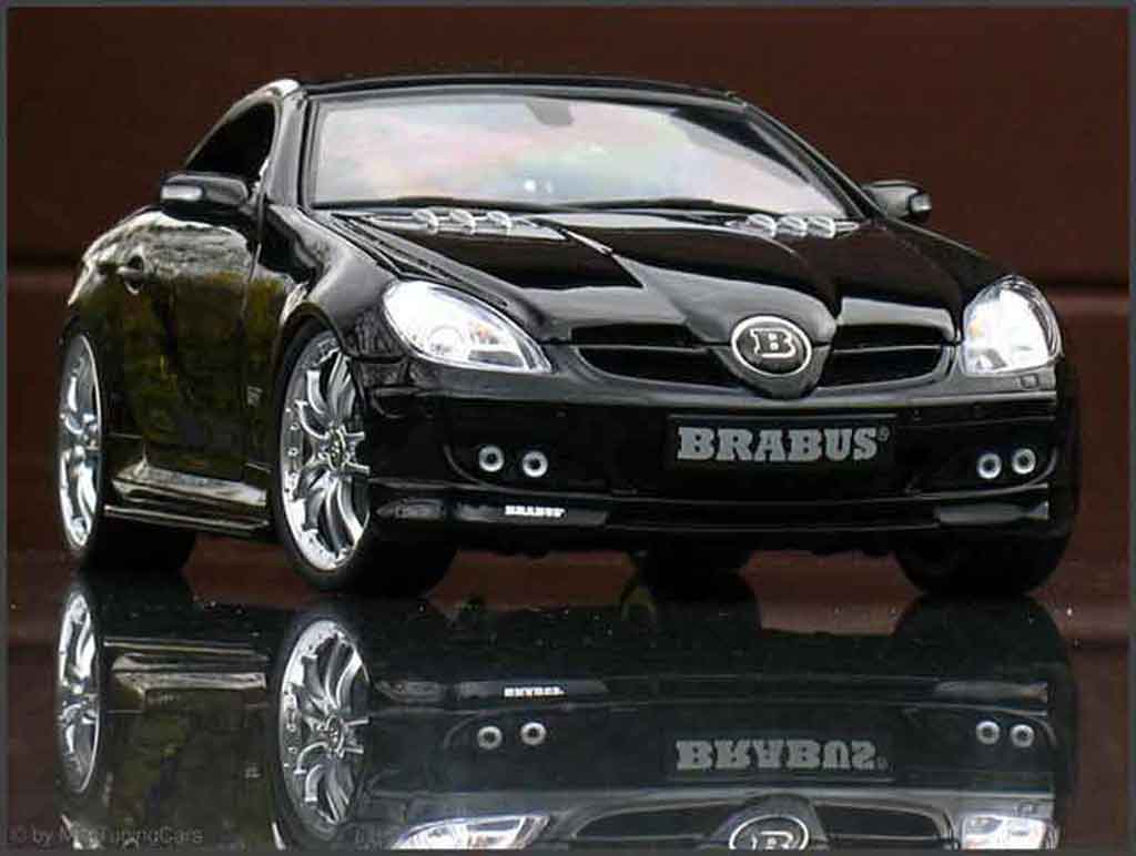 Mercedes Classe SLK 1/18 Maisto black brabus diecast model cars
