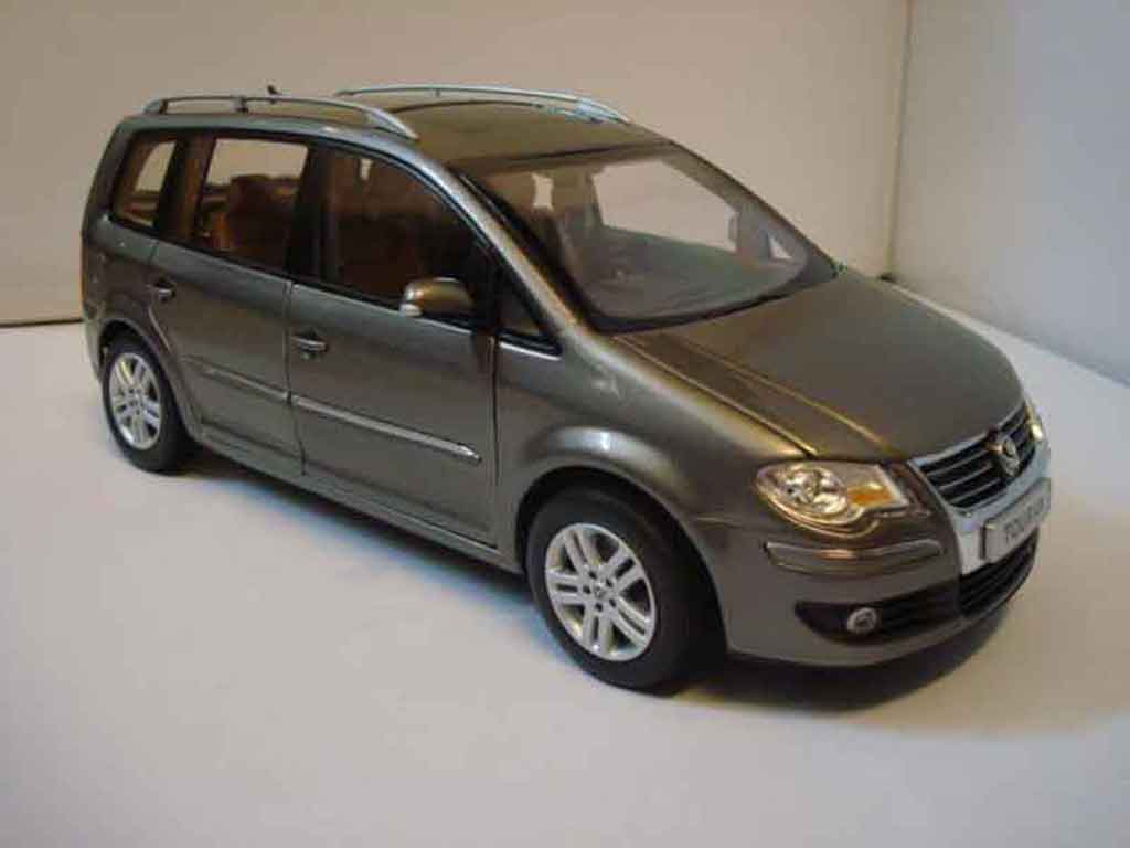 Volkswagen Touran Base 2008 jantes 19 pouces 1/18 Shanghai Volkswagen