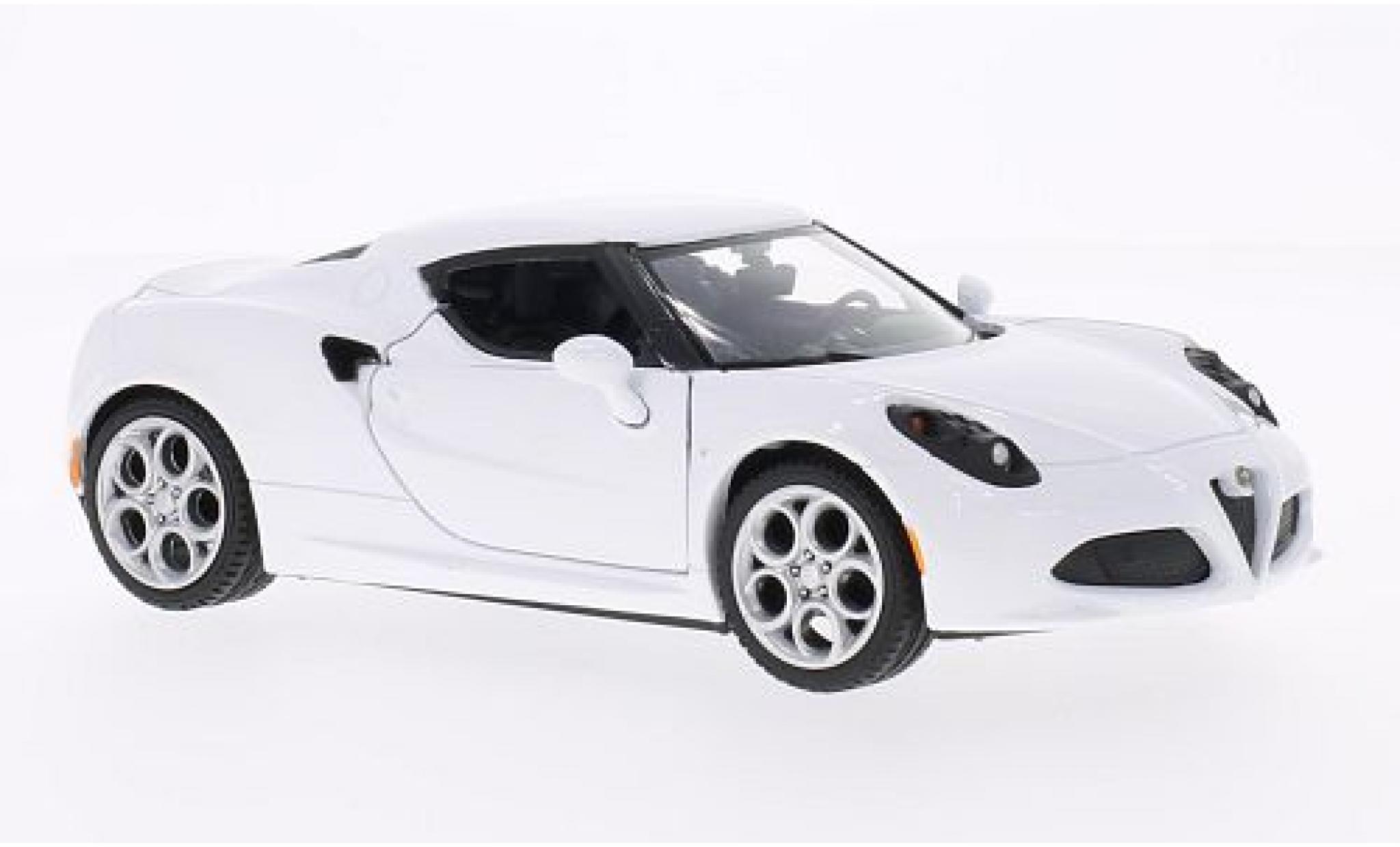 Alfa Romeo 4C 1/24 Motormax white diecast model cars