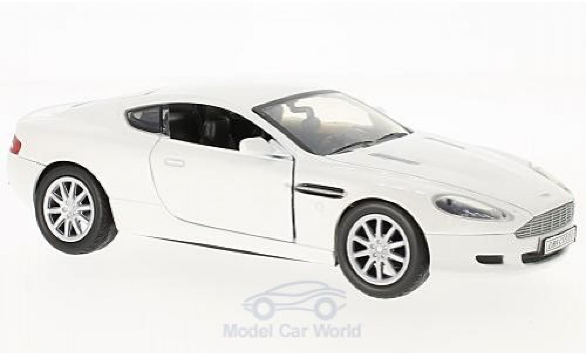 Aston Martin DB9 1/24 Motormax DB 9 Coupe metallic white diecast model cars
