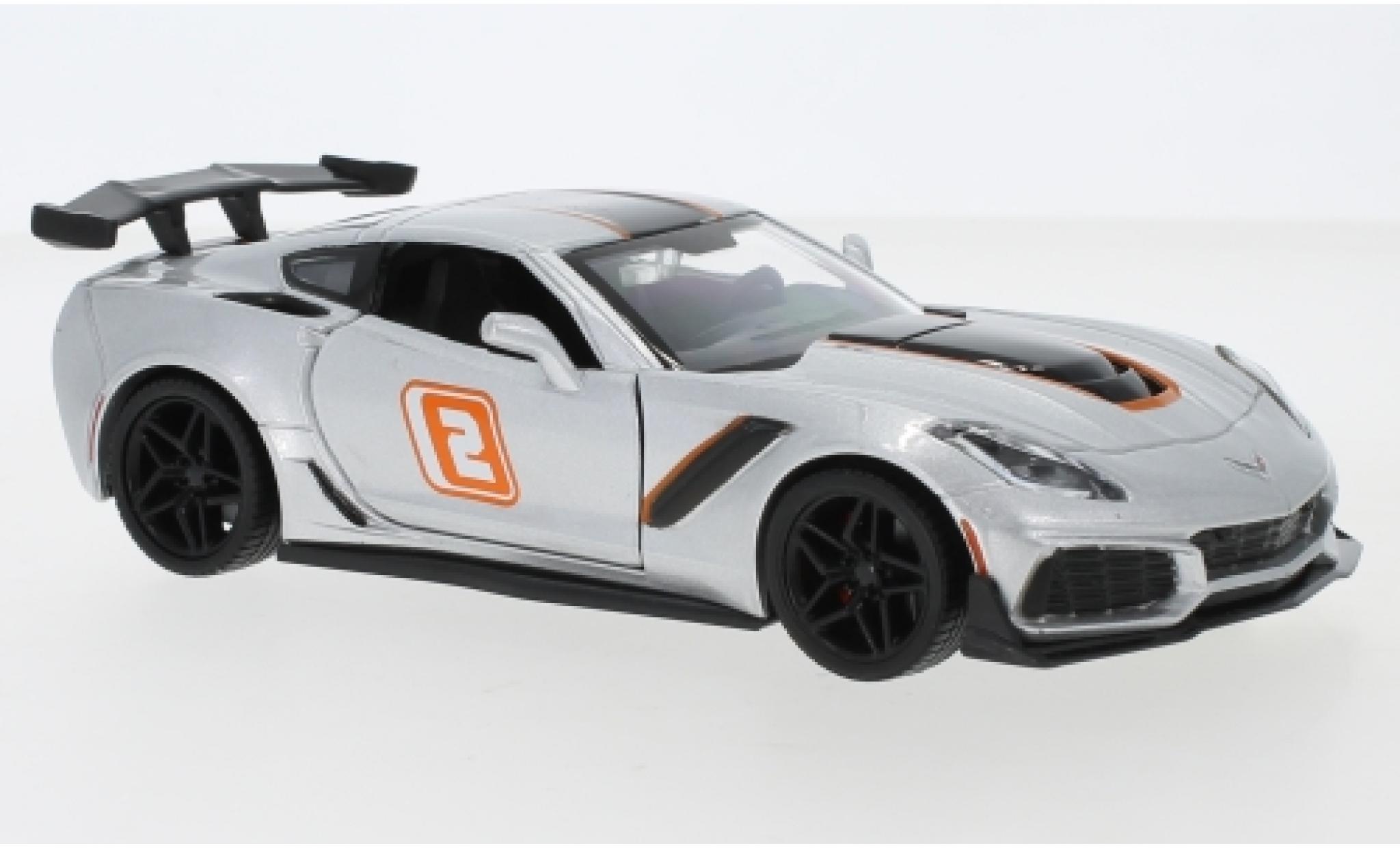 Chevrolet Corvette 1/24 Motormax C7 ZR1 grey/Dekor 2019 No.2 diecast model cars