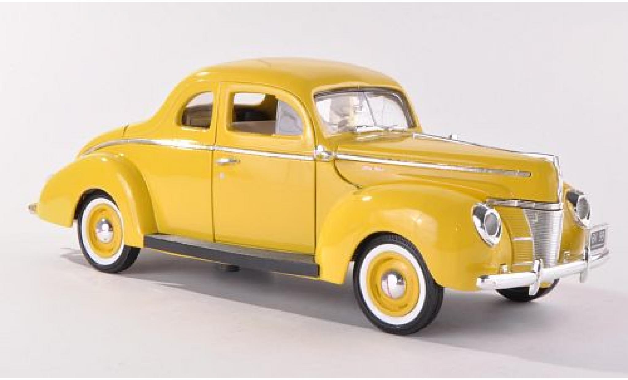 Ford Deluxe 1/18 Motormax yellow 1940 diecast model cars