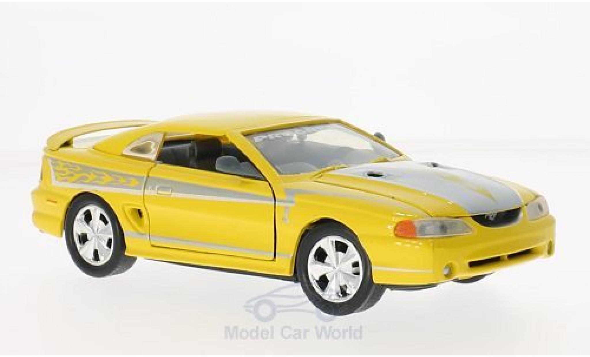 Ford Mustang 1/24 Motormax SVT Cobra yellow/grey 1998 diecast model cars