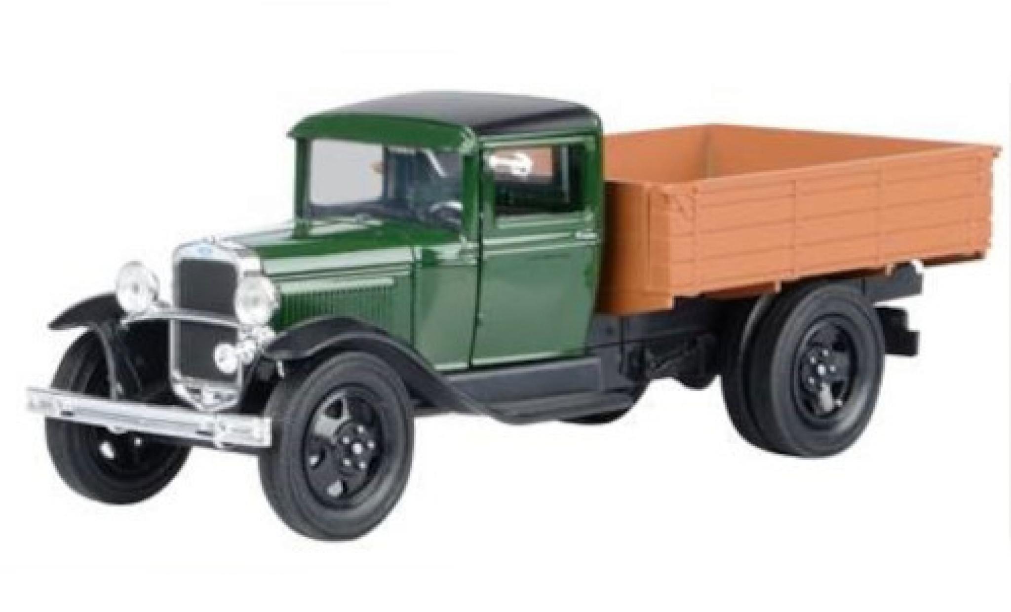 Ford Model A 1/24 Motormax A green diecast model cars