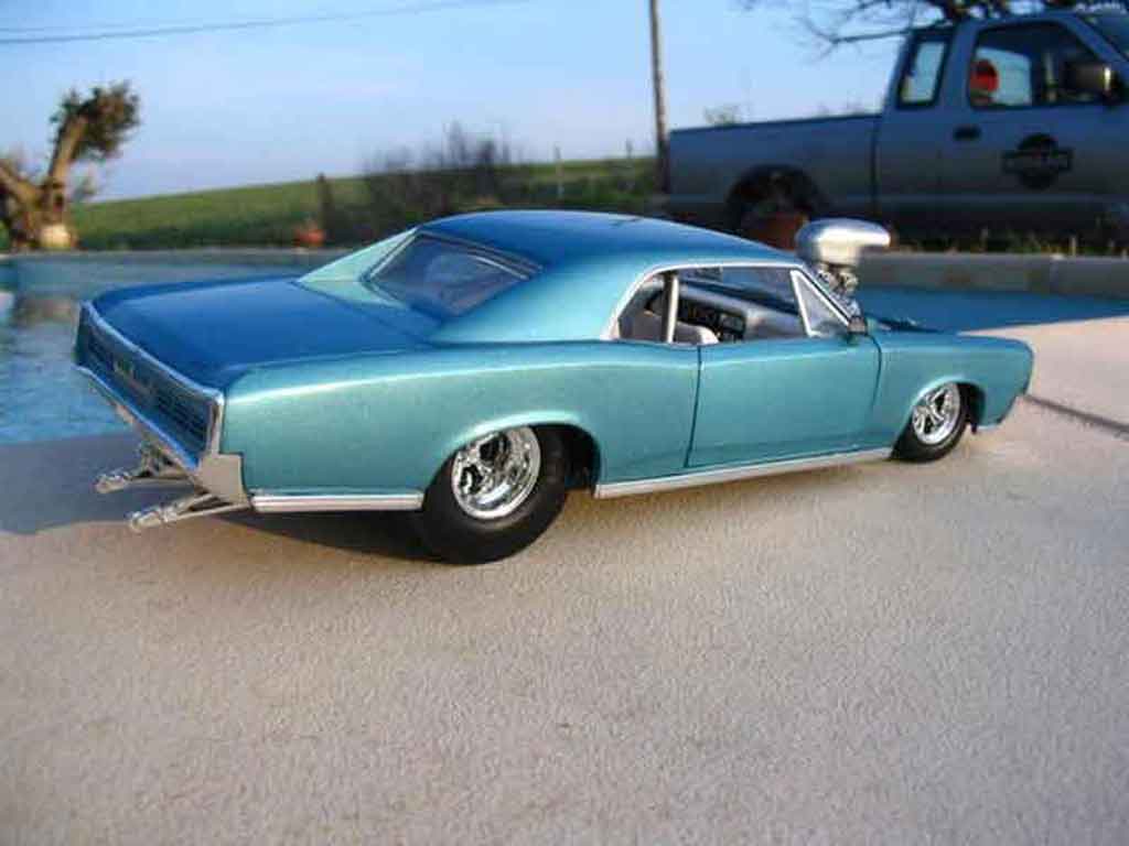 Pontiac GTO 1966 moteur corvette drag 1/18 Hot Wheels