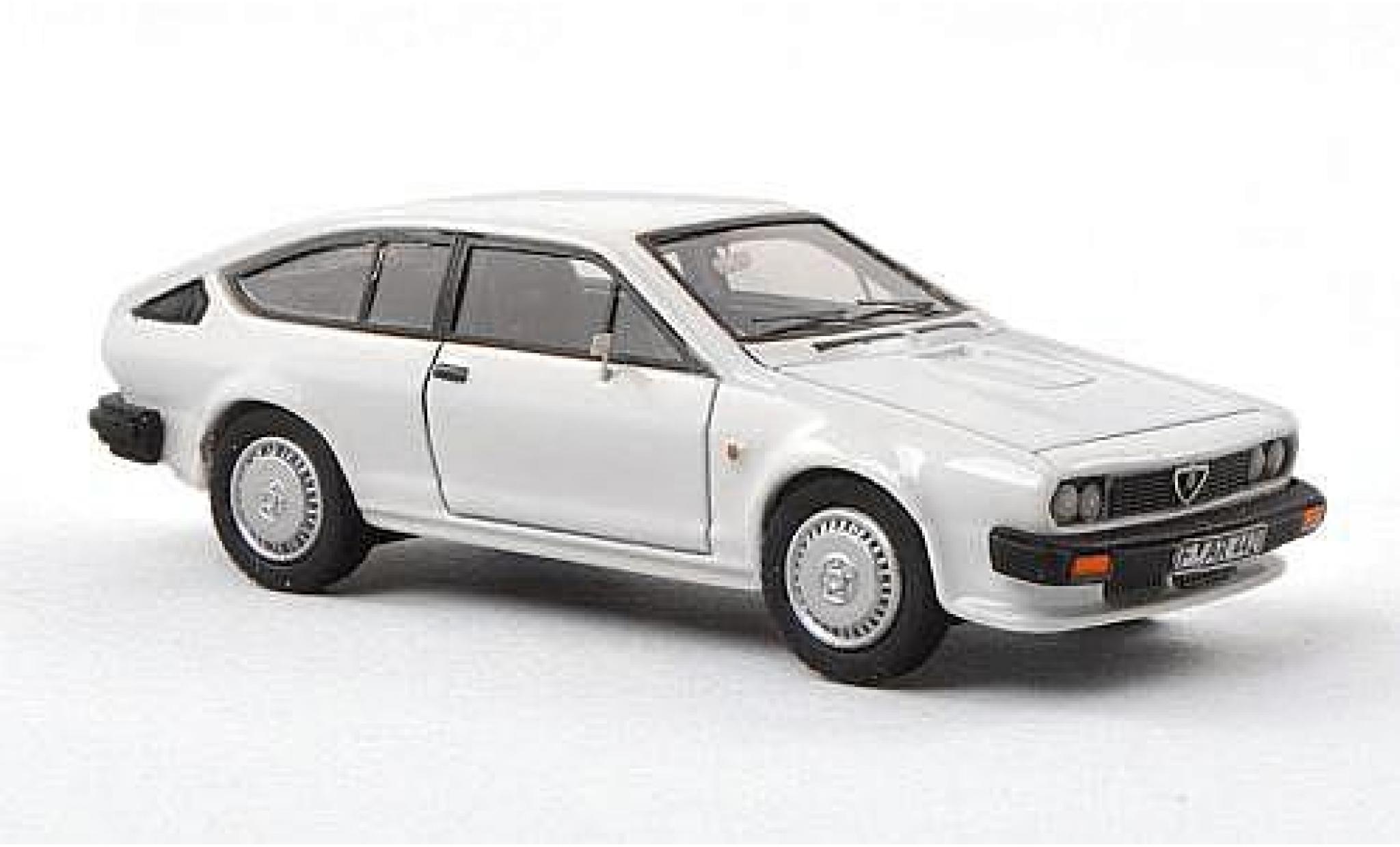 Alfa Romeo GT 1/87 Neo V 6 white 1983 diecast model cars