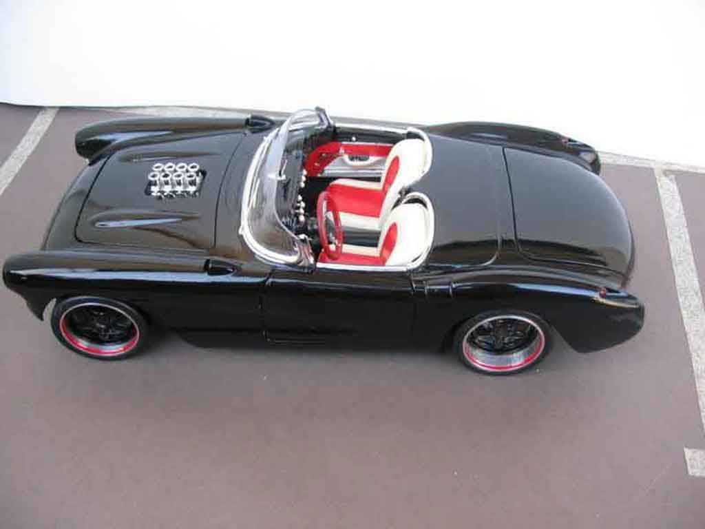 Chevrolet Corvette course C1 chevy v8 drag 1957 1/18 Burago