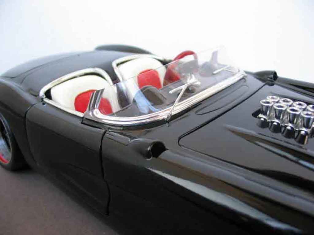 Chevrolet Corvette course C1 chevy v8 drag 1957 1/18 Burago