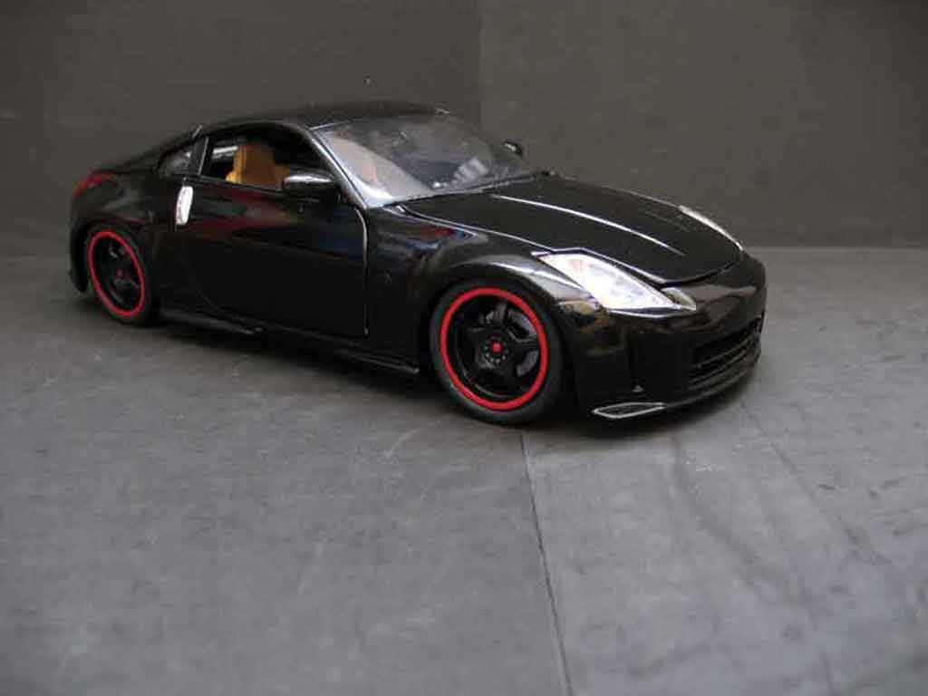 Nissan 350Z Base coupe preparation tuning black jantes blacks 1/18 Maisto