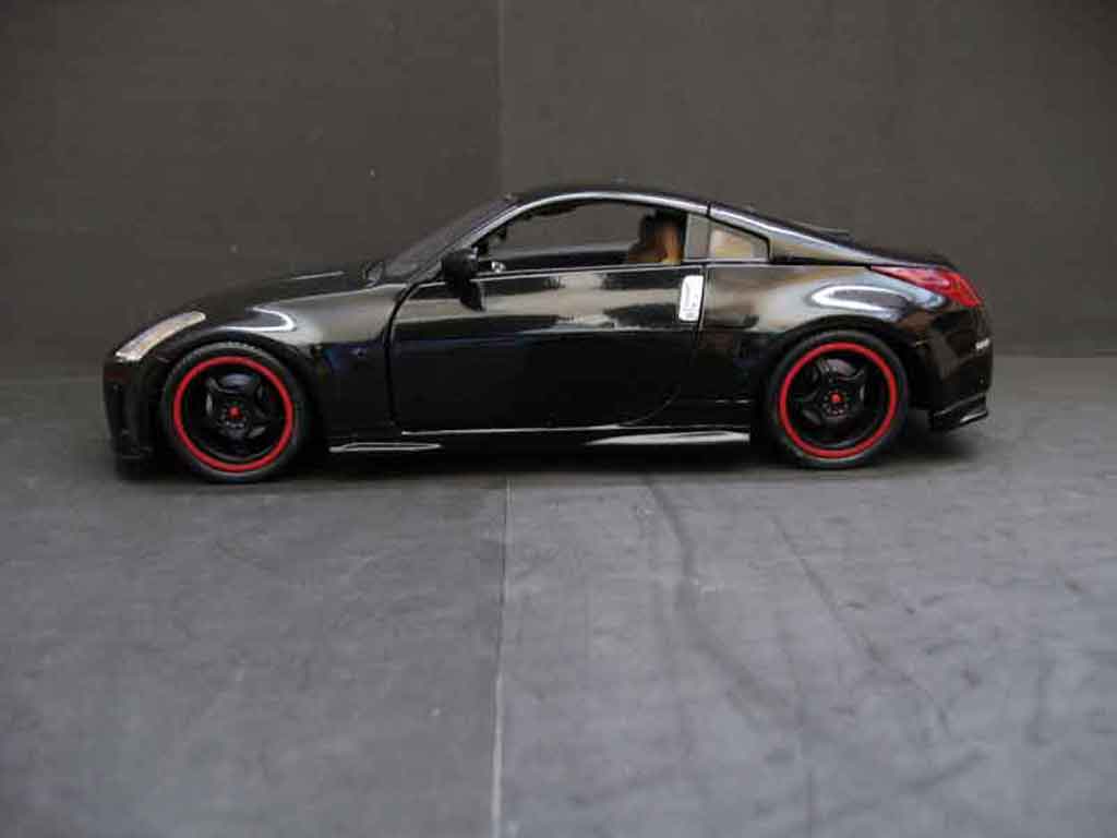 Nissan 350Z Base coupe preparation tuning black jantes blacks 1/18 Maisto