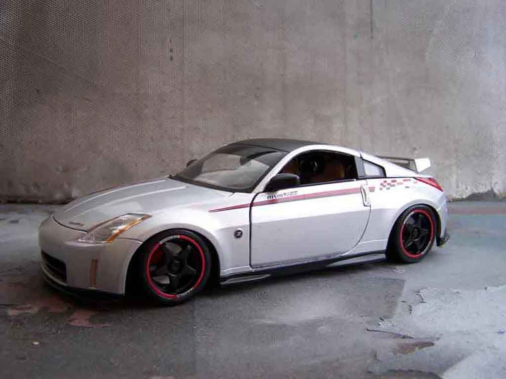 Nissan 350Z Base Nismo s-tune jantes oz 1/18 Autoart