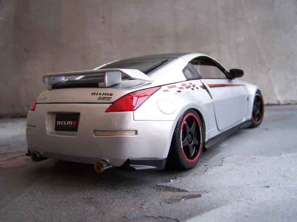 Nissan 350Z Base Nismo s-tune jantes oz 1/18 Autoart