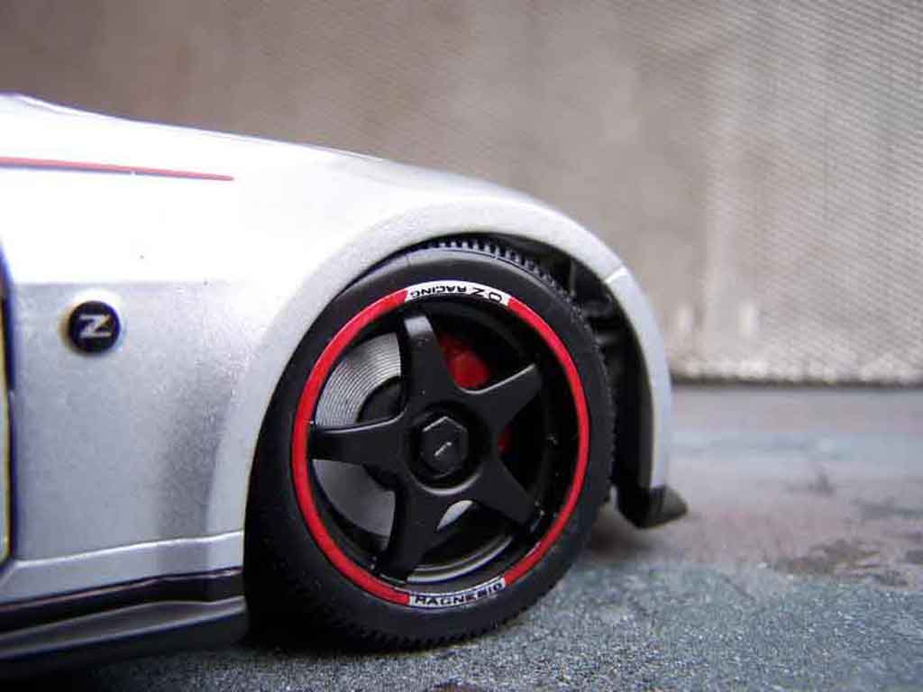 Nissan 350Z Base Nismo s-tune jantes oz 1/18 Autoart