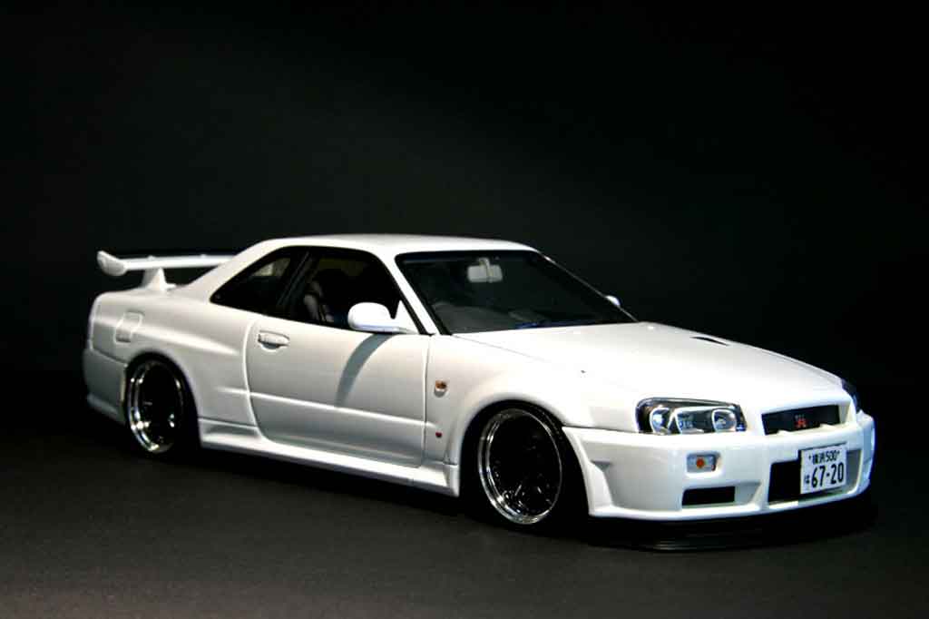 Nissan Skyline R34 blanche gt-r nismo 1/18 Autoart