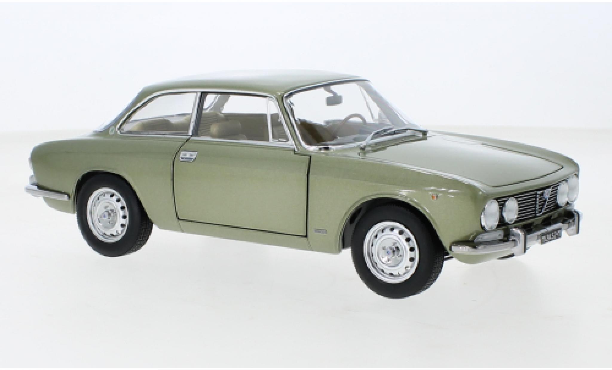 Alfa Romeo 2000 1/18 Norev GTV metallise green 1973 diecast model cars