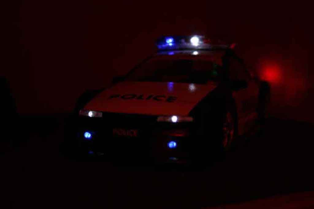Opel Calibra Base turbo police nationale 1/18 Ut Models