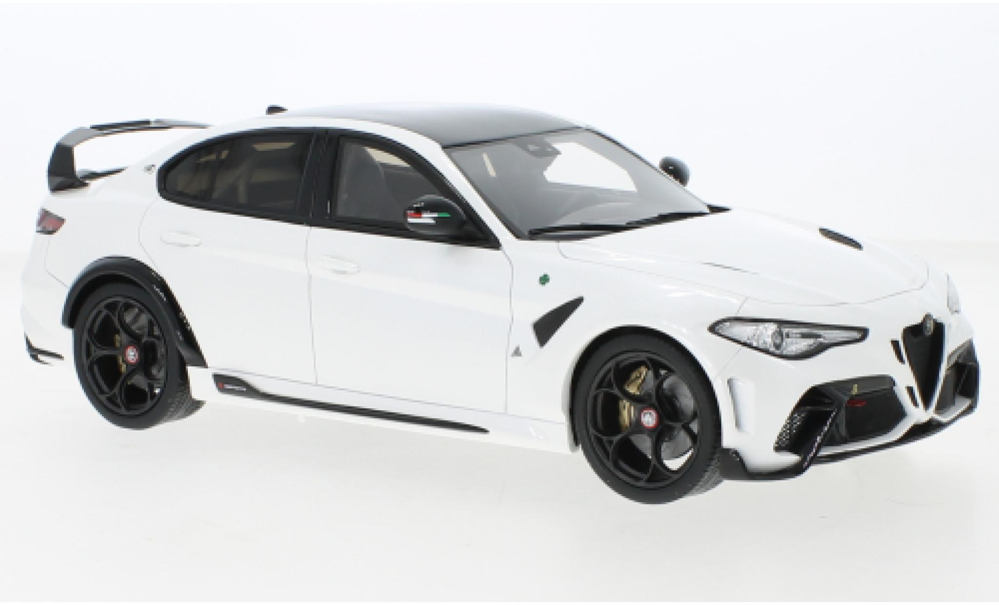 Alfa Romeo Giulia 1/18 Ottomobile GTAM white 2020 diecast model cars