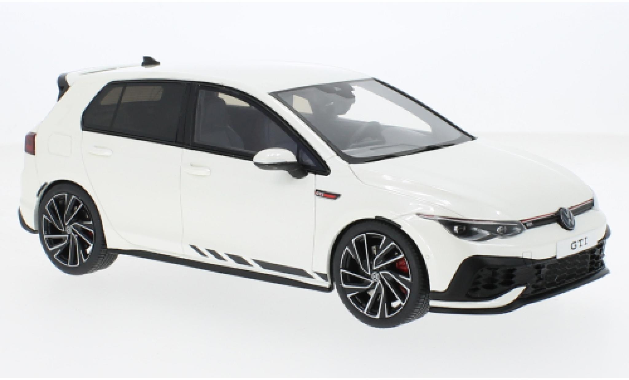 Volkswagen Golf 1/18 Ottomobile VIII GTI Clubsport metallise white 2021 diecast model cars