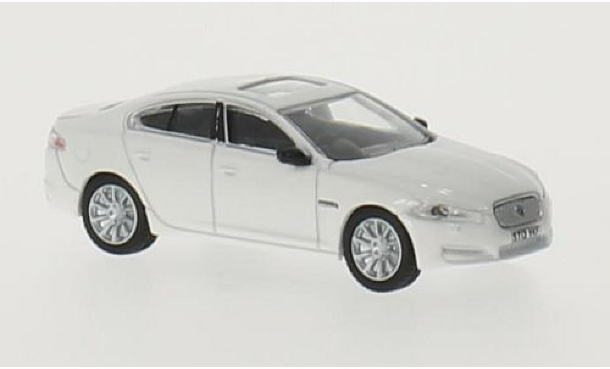 Jaguar XF 1/76 Oxford white RHD diecast model cars