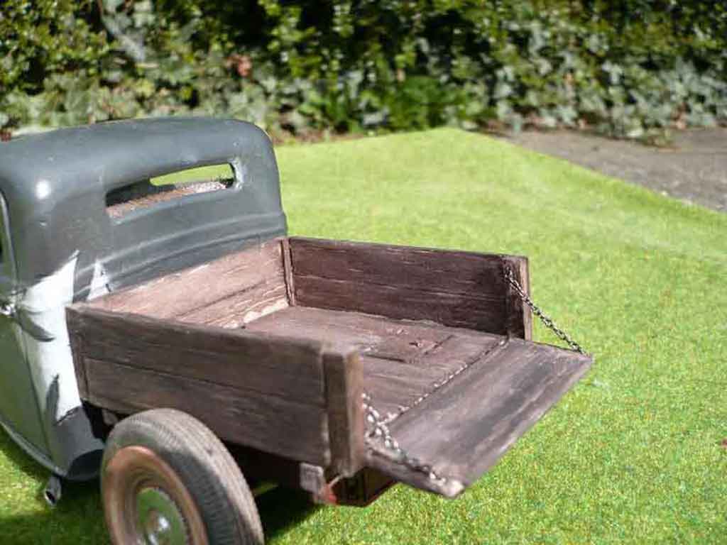 Ford 1936 Hot Rod pick up 1/18 Solido