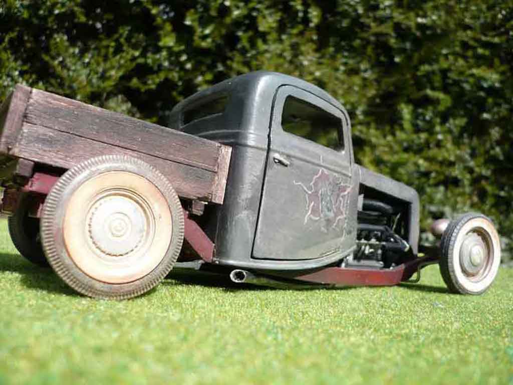 Ford 1936 Hot Rod pick up 1/18 Solido