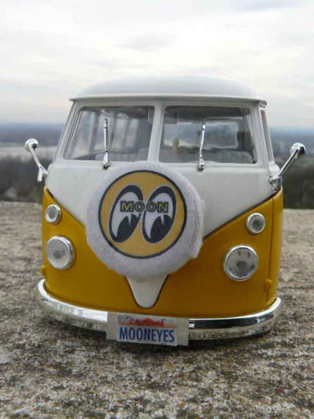 Volkswagen Combi Base split moon 1/18 Solido