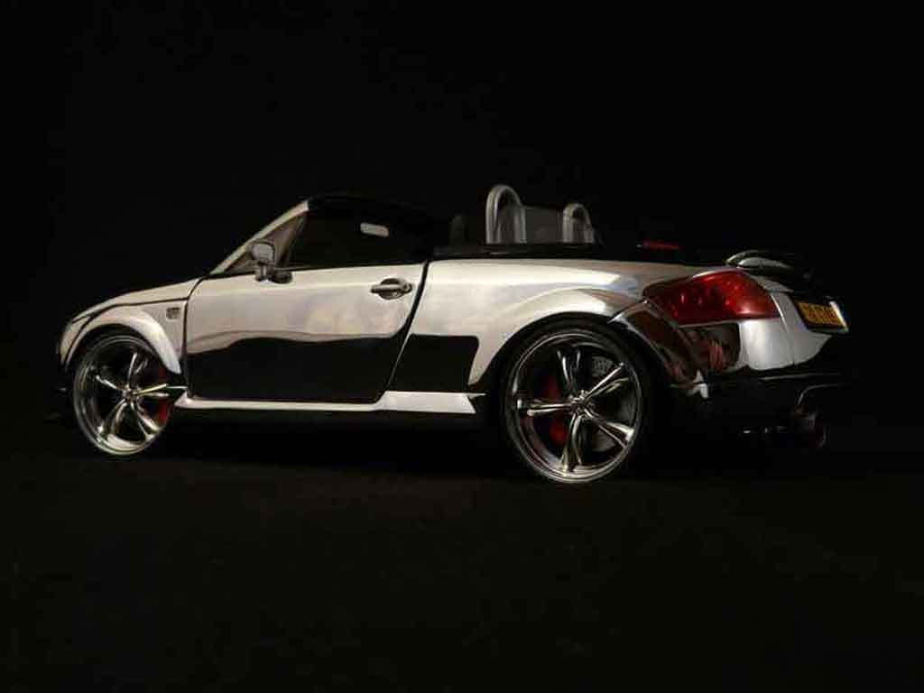 Audi TT roadster shinning full chrome 1/18 Maisto