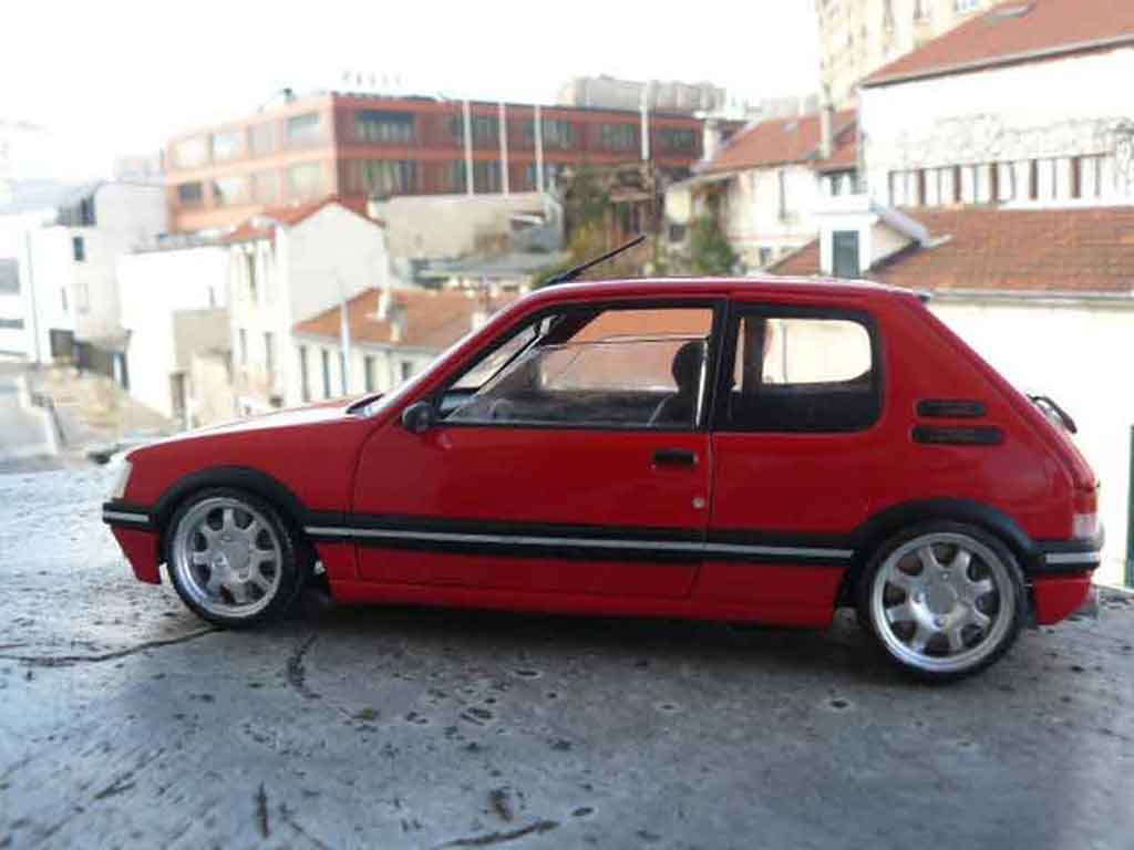 Peugeot 205 GTI 1.9 Rouge Vallelunga red vallelunga jantes pts 1/18 Solido