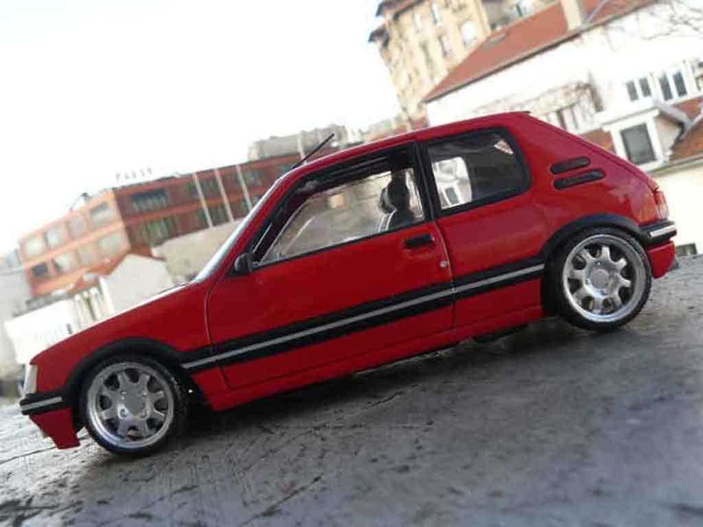 Peugeot 205 GTI 1.9 Rouge Vallelunga red vallelunga jantes pts 1/18 Solido