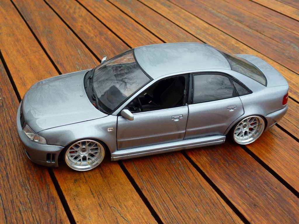 Audi S4 berline grey jantes BBS 20 pouces 1/18 Ut Models