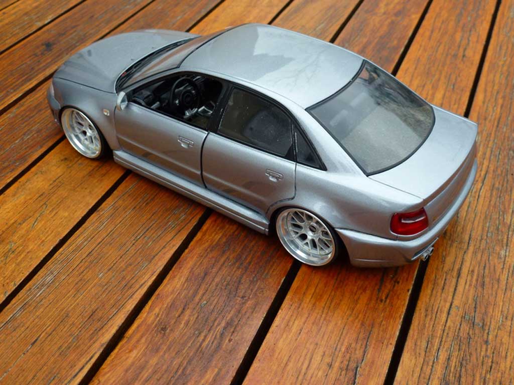 Audi S4 berline grey jantes BBS 20 pouces 1/18 Ut Models
