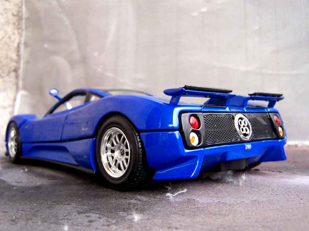 Pagani Zonda C12 blue 1/18 Motormax
