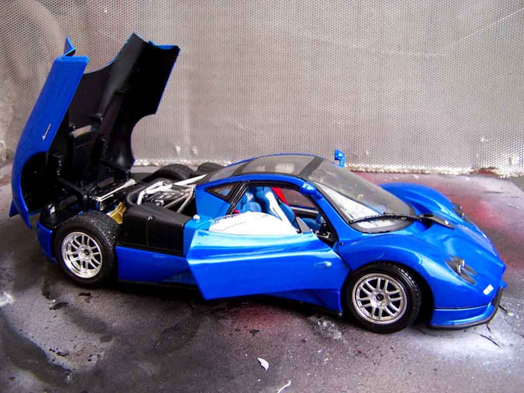 Pagani Zonda C12 blue 1/18 Motormax